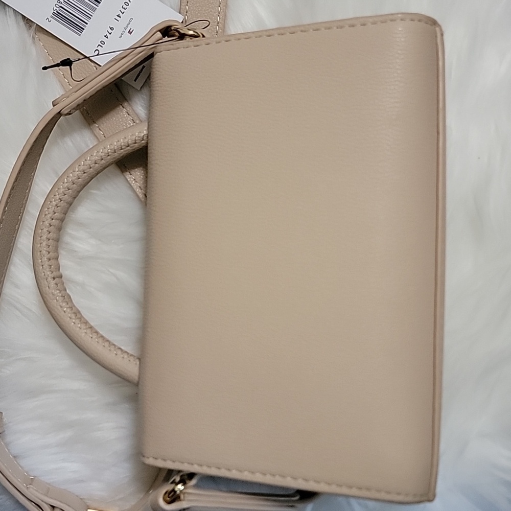 Tommy Hilfiger Cream and White Crossbody Bag with Elegant Design - Picture 3 of 11